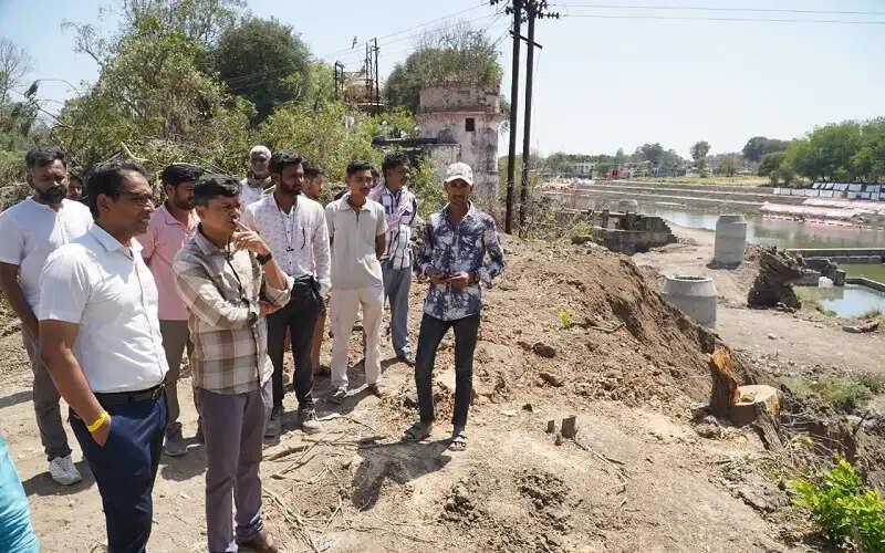 उज्जैनः सड़क निर्माण कार्य में देरी, निर्माण एजेंसी पर लगाई गई 05 लाख रुपये की पेनल्टी