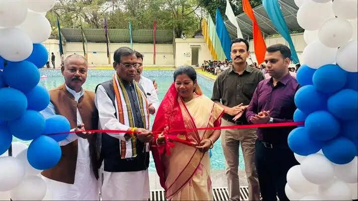 मंडला में खेलों को नई उड़ान: स्विमिंग पूल का लोकार्पण, एक्वा एरोबिक्स की शुरुआत