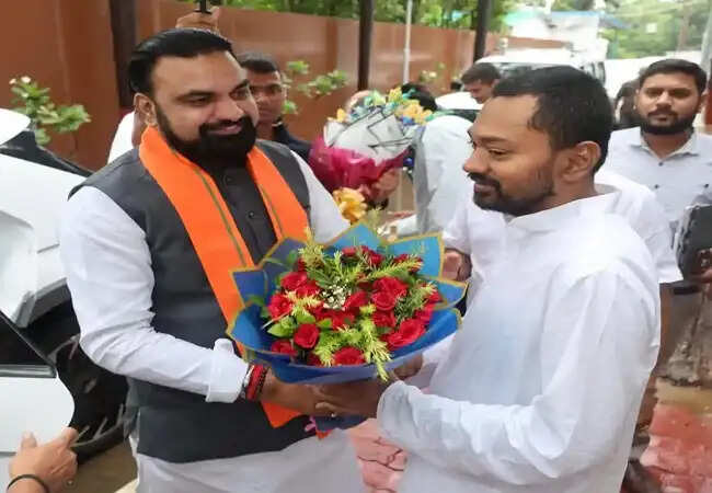 स्वास्थ्य मंत्री ने धार्मिक आस्था और पारिवारिक स्नेह के साथ मनाया, मुख्यमंत्री ने दी शुभकामनाएं