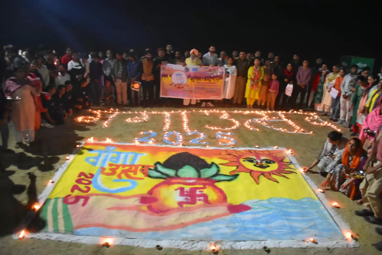 भव्य गंगा आरती के साथ व गंगा स्वच्छता का लिया संकल्प