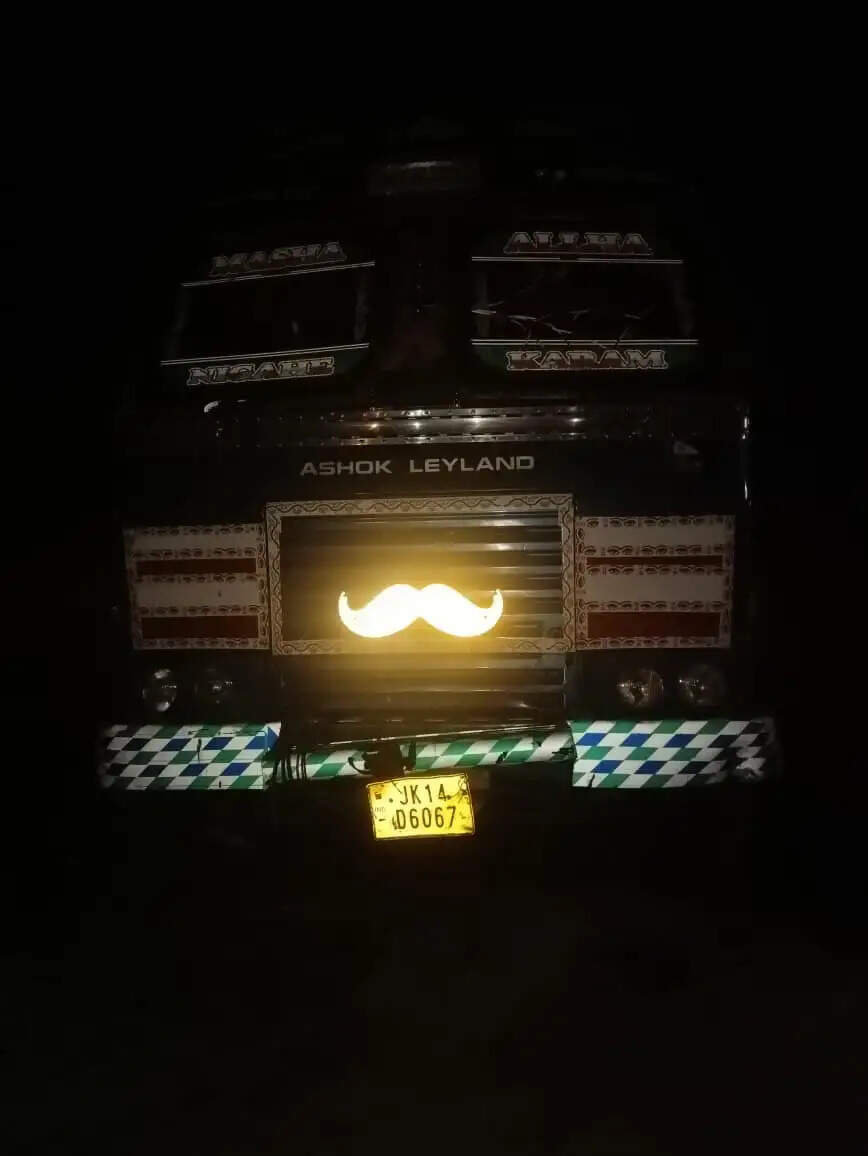 कठुआ पुलिस ने गौ-तस्करी की कोशिश नाकाम की, 9 गोवंश मुक्त, चालक गिरफ्तार