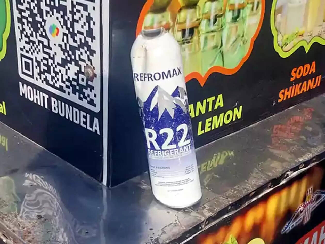 हिसार : एसी में गैस भरने वाली किट में ब्लास्ट, युवक गंभीर