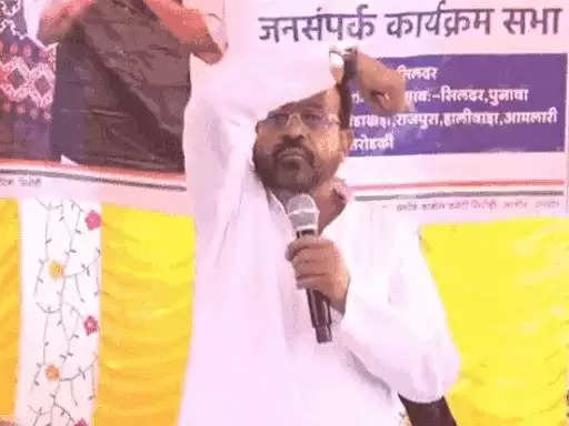 पेपर लीक मामले में टोकने पर वैभव गहलोत की सभा में संयम खो बैठे 'संयम'