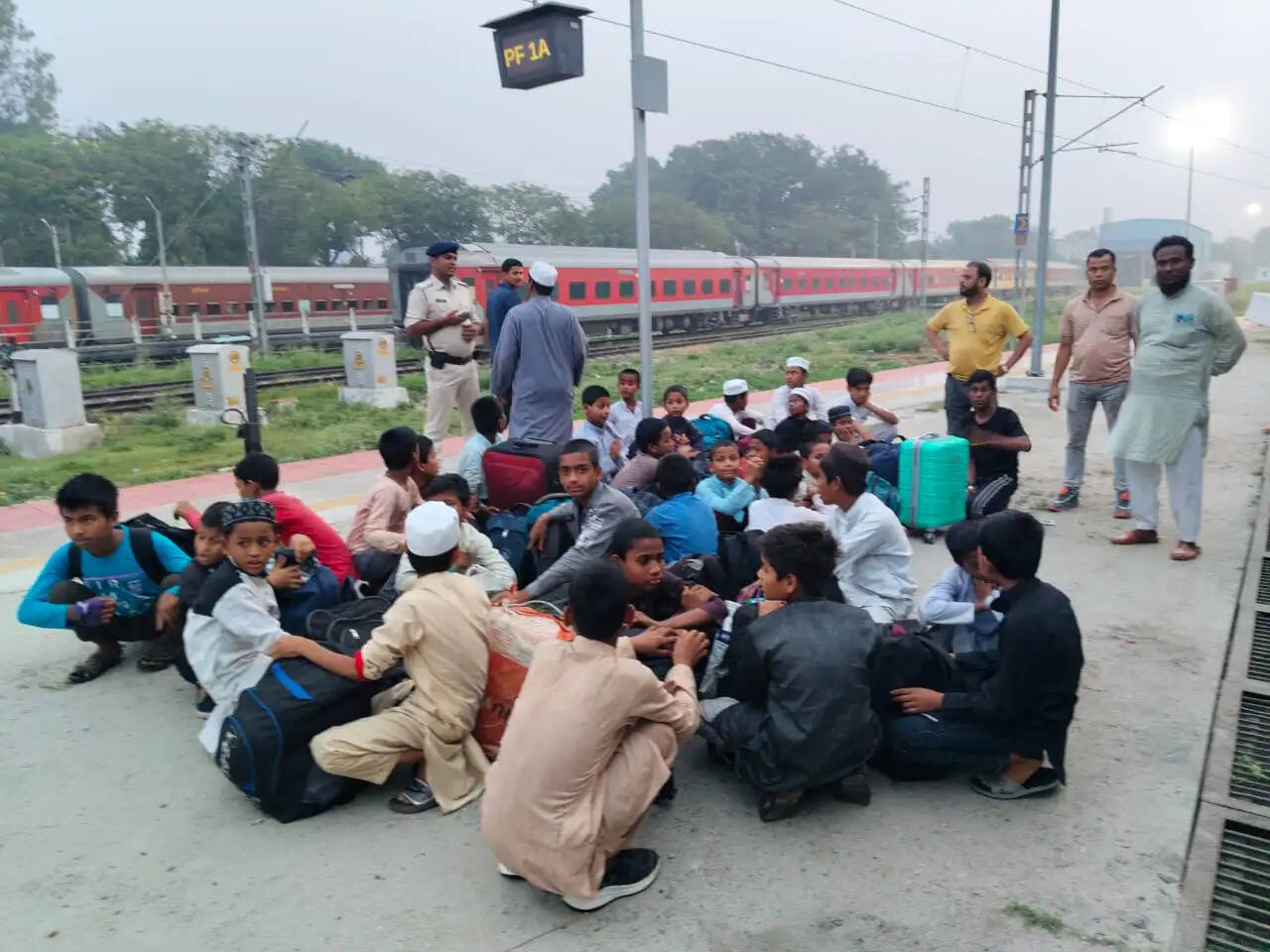 कटनी में 162 बच्चों का रेस्क्यू, बाल मजदूरी के लिए मुंबई ले जाए जा रहे थे