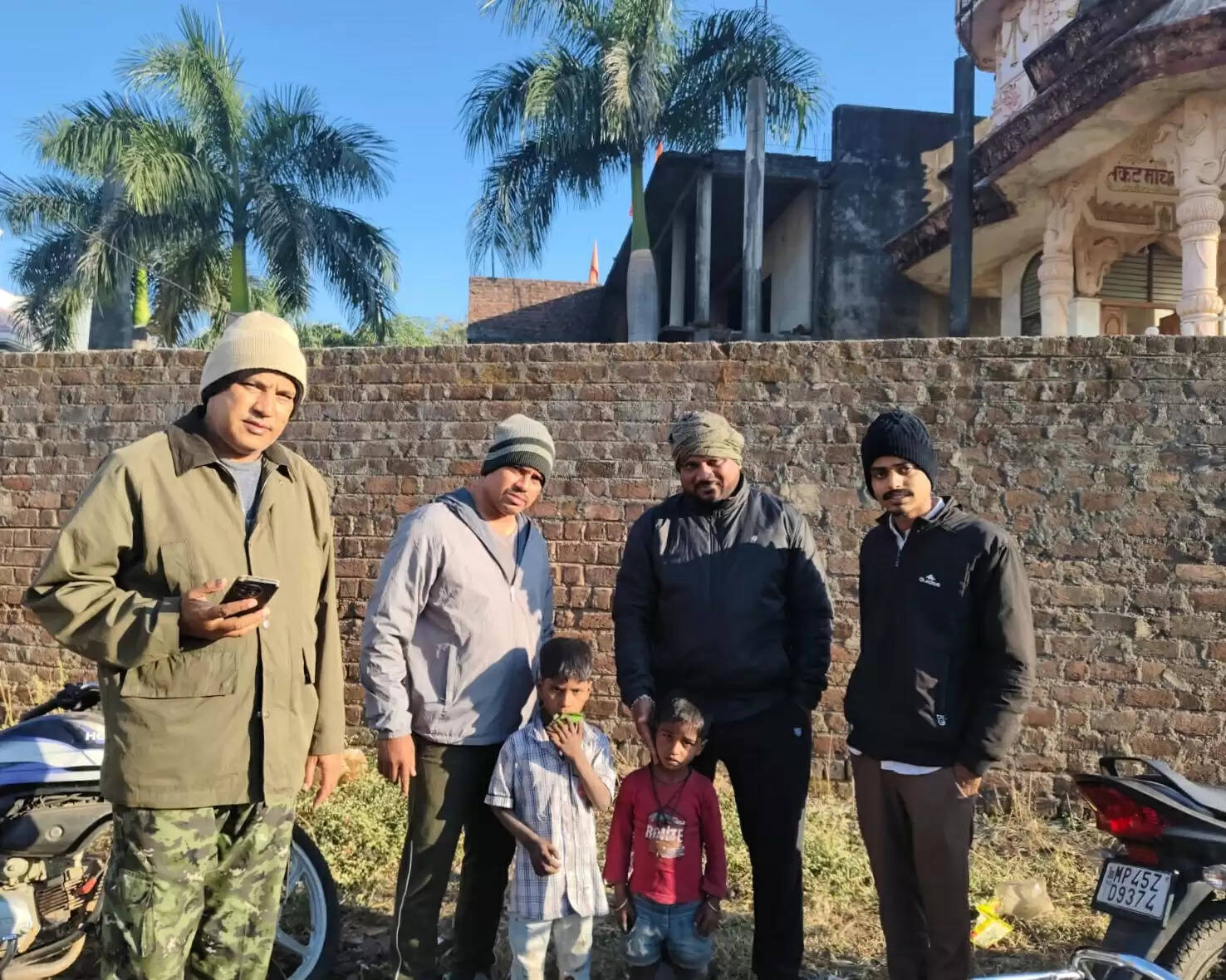 झाबुआ: थांदला पुलिस ने गुमशुदा बच्चों को कुछ ही घंटों में पहुंचाया अपने परिजनों के पास