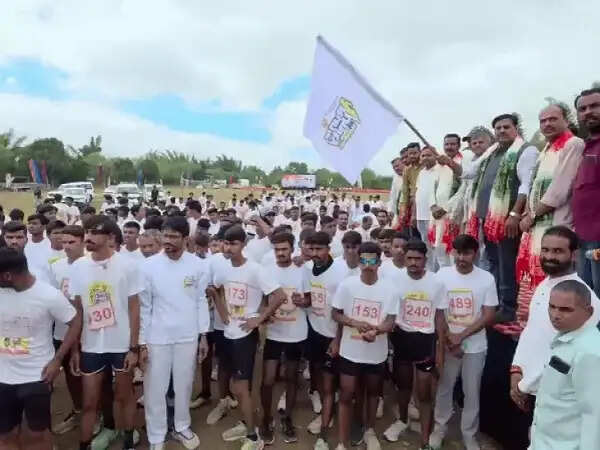 भोपाल&nbsp;में&nbsp;12 किलोमीटर की रन फॉर यूनिटी में युवाओं ने लगाई दौड़, दिया राष्ट्रीय एकता का संदेश