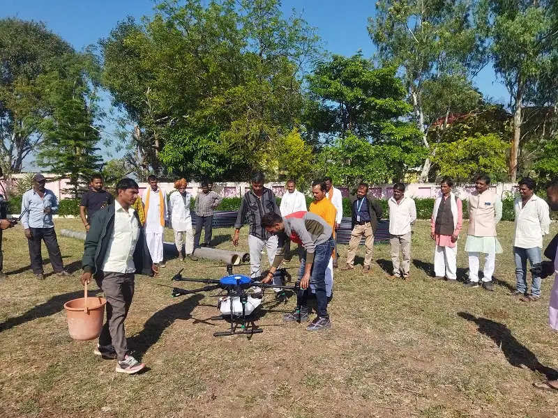 विकसित भारत संकल्प यात्राः ड्रोन बना जिले के ग्रामीणों के लिये आकर्षण का केन्द्र