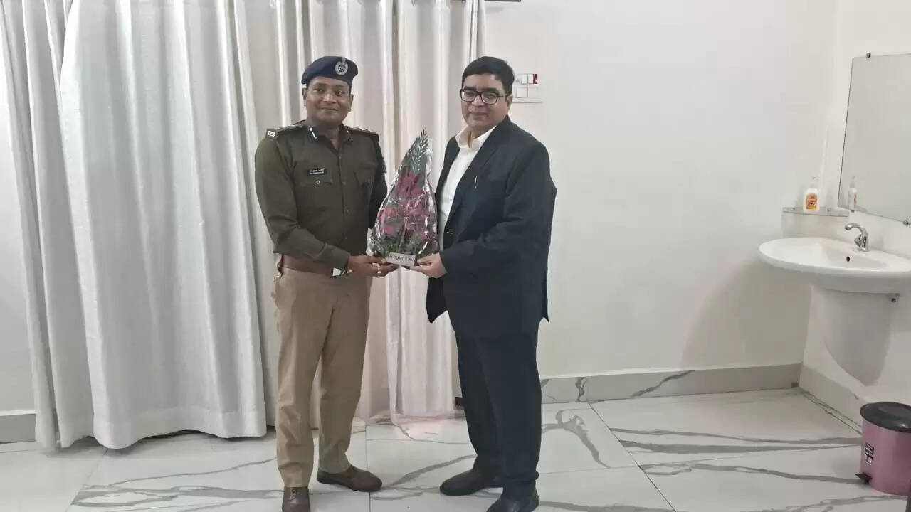 सारण के प्रमंडलीय आयुक्त हिमांशु कुमार राय ने संभाला कार्यभार