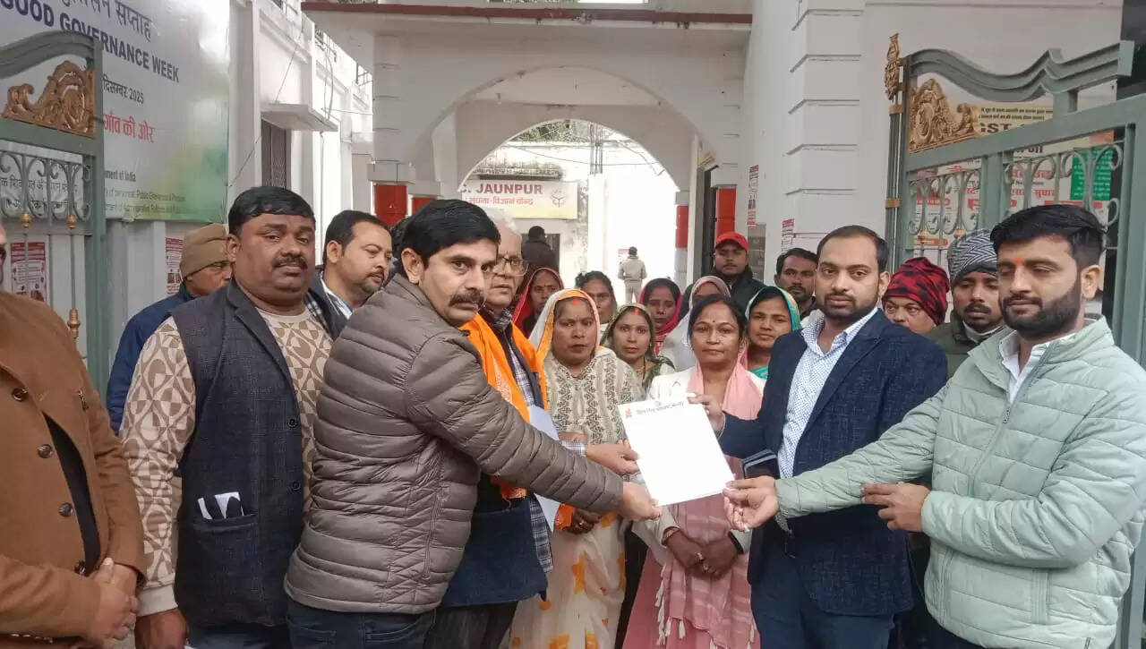 महंत अवैद्यनाथ महाराज को भारत रत्न देने की मांग, सौंपा ज्ञापन