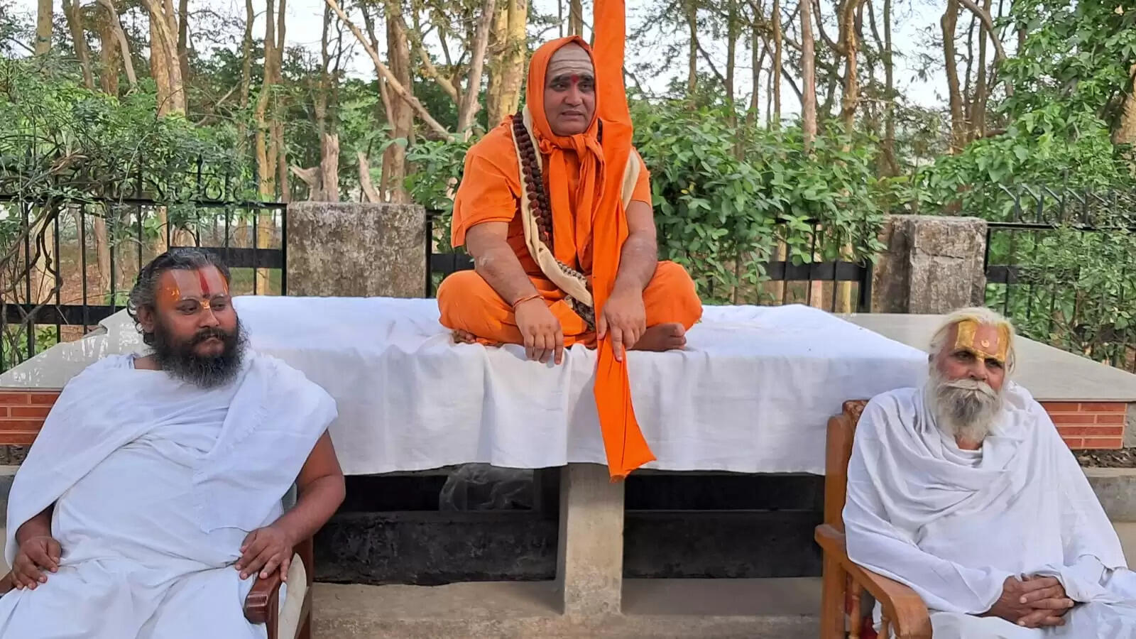 सैन्य कार्रवाई कर पीओके को भारत में मिलाना चाहिए : शंकराचार्य अधोक्षजानंद