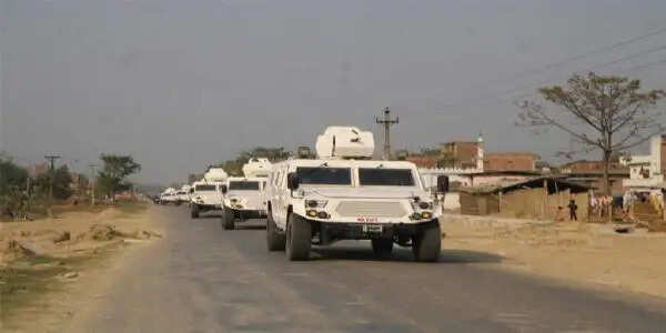 संसदीय चुनाव में सुरक्षा को लेकर नेपाली सेना ने सड़कों पर उतारी बख्तरबंद गाड़ियां