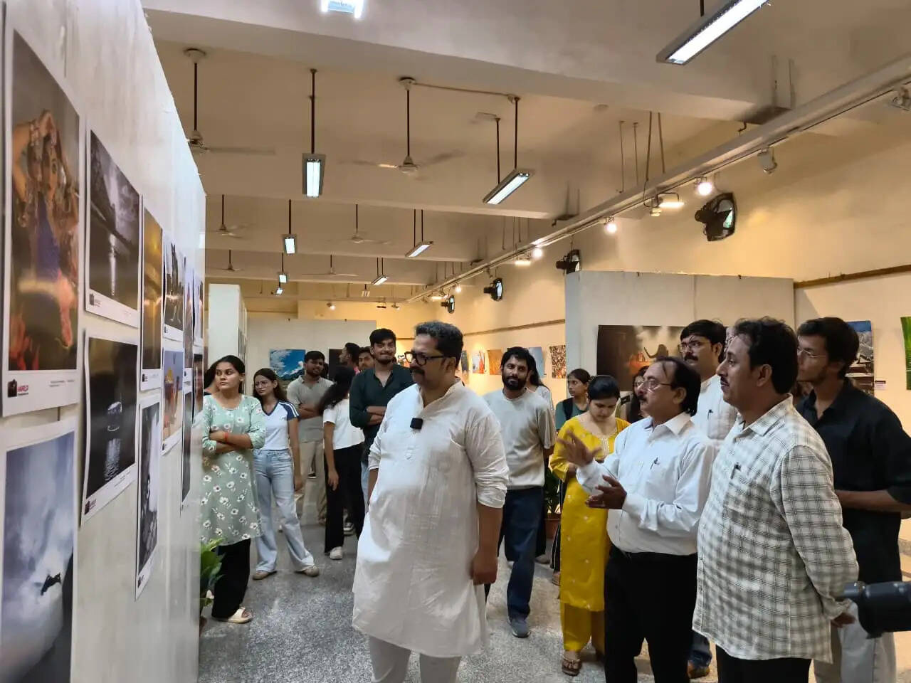 बनारस स्वयं एक खुला चित्र और साहित्य,जो हर पल अपनी कहानी कहता है: व्योमेश