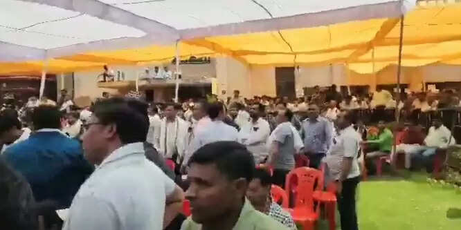 पावर कॉरपोरेशन के अभियंताओं और कर्मचारियों ने किया प्रदर्शन