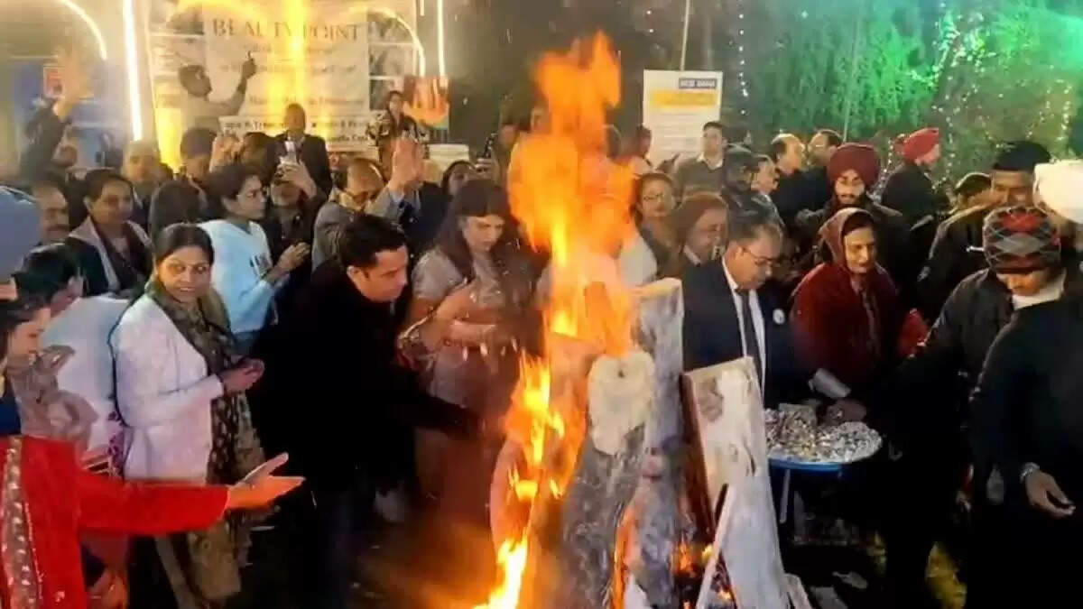 शहर में लोहड़ी पर्व की धूम, मकर संक्रांति बुधवार को