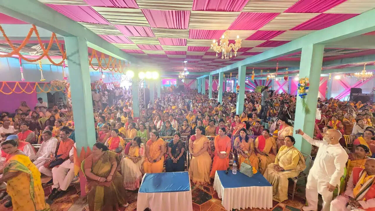 त्रिवेणीगंज में पंतजलि योग समिति के तत्वावधान में महिला सम्मेलन आयोजित