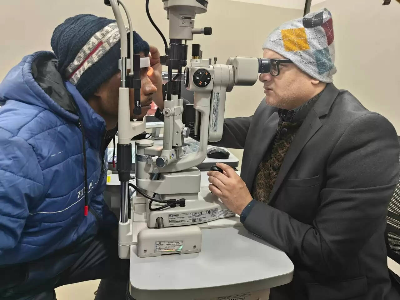 अखंड ज्योति अस्पताल मस्तीचक में हुआ पहला सफल कॉर्निया ट्रांसप्लांट