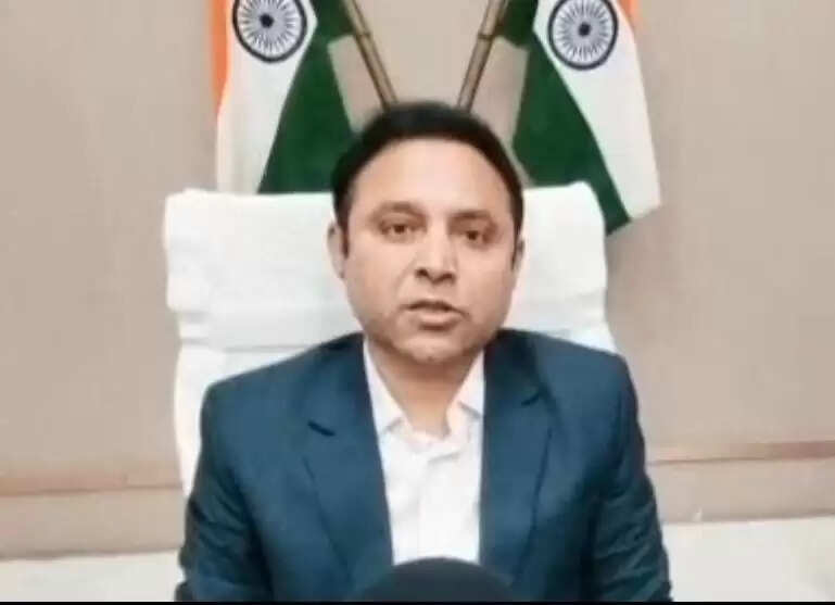 लगाया जाएगा तीन गुना पेड़:डीएम