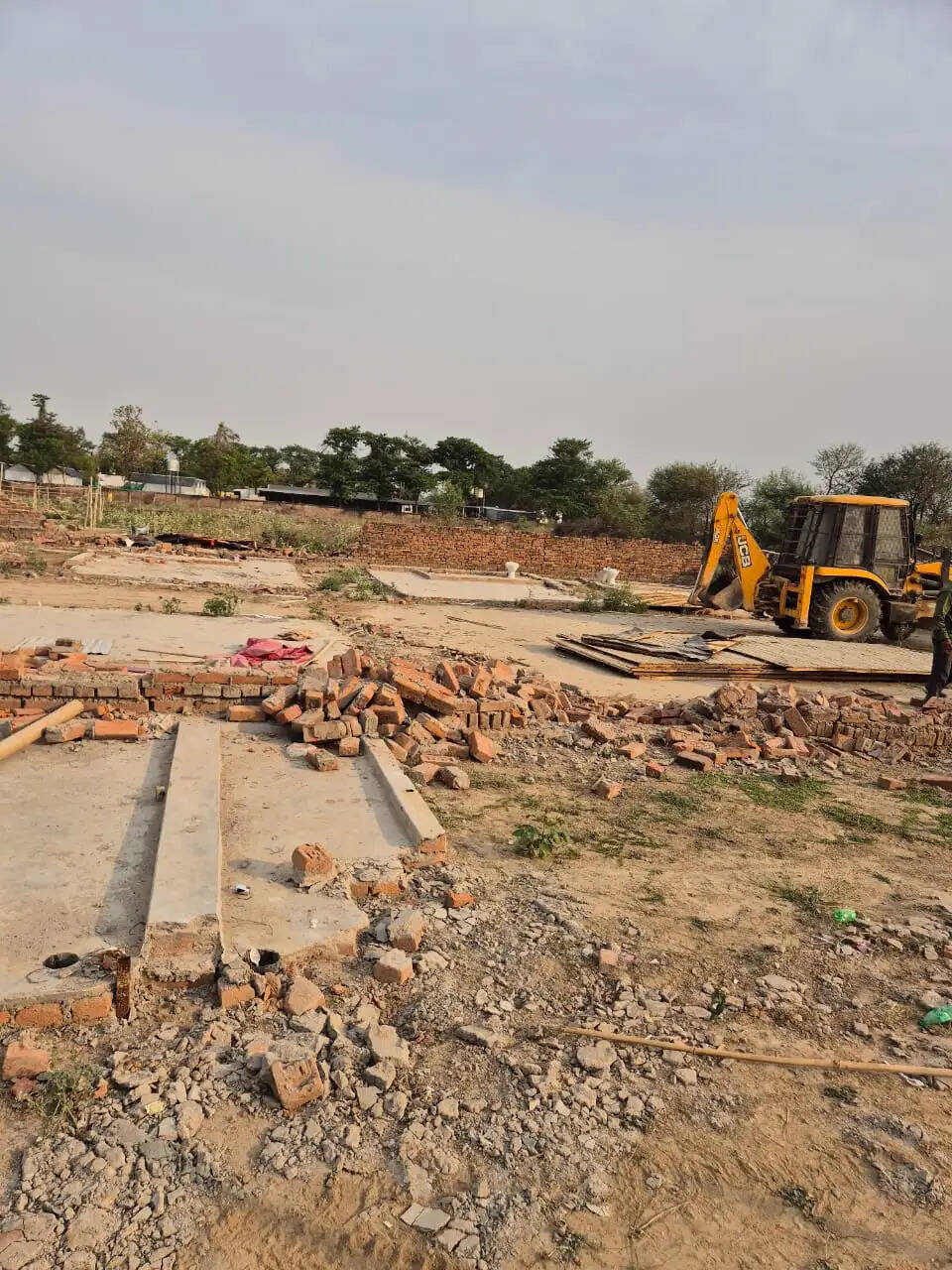 अवैध प्लाटिंग के खिलाफ चला पीडीए का बुलडोजर, खाली कराई 15 बीघा जमीन