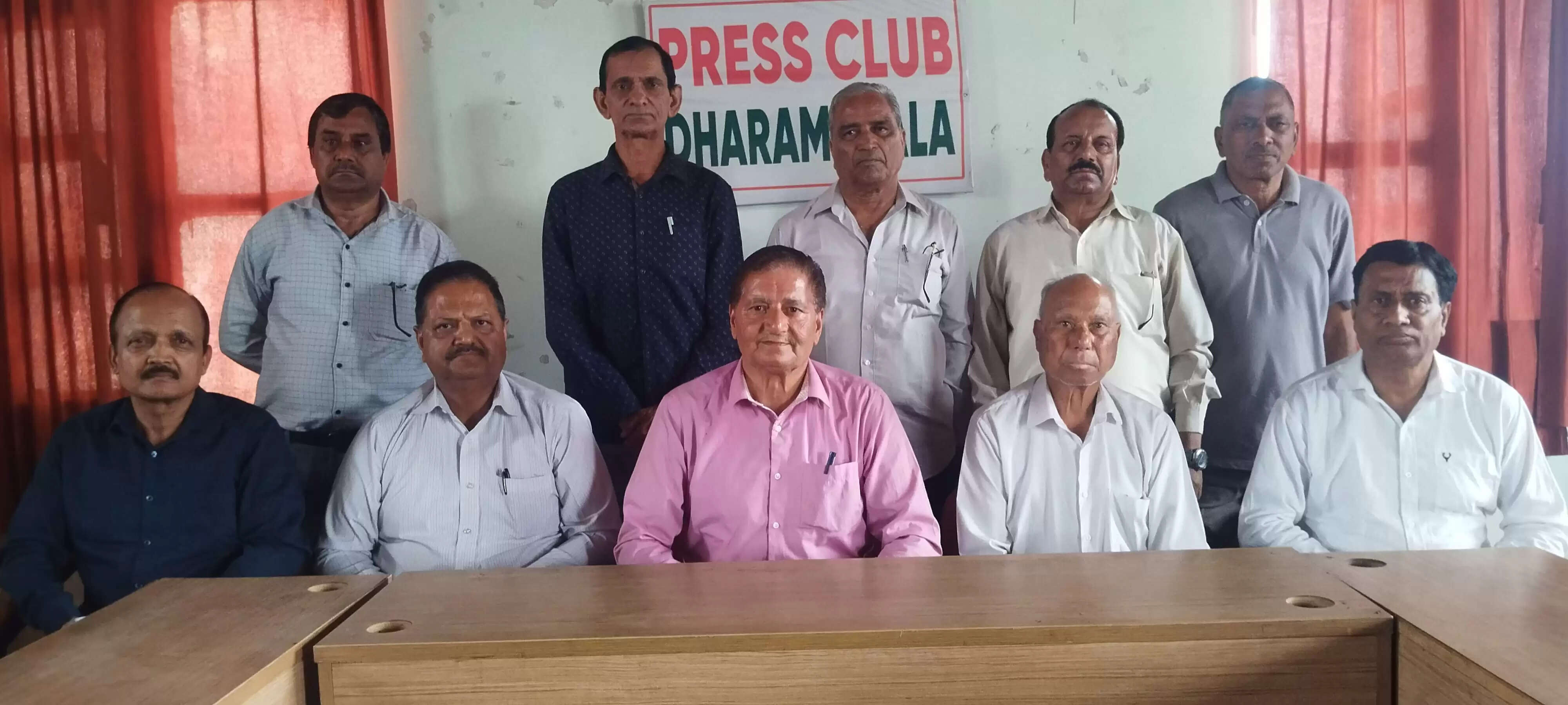 पेंशनर्ज वेलफेयर एसोसिएशन में पदाधिकारियों के निष्कासन मामले ने पकड़ा तूल, न्यायालय में जाने की तैयारी