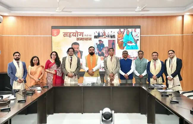 बिहार के लोगों से अपनी कर्मभूमि के साथ-साथ जन्मभूमि के विकास में भी योगदान देने की मुख्यमंत्री ने की अपील