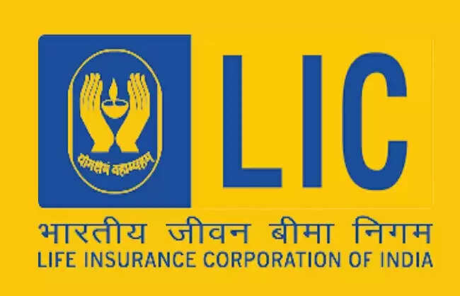 एलआईसी का मुनाफा तीसरी तिमाही में 17 फीसदी बढ़कर 12,958 करोड़ रुपये
