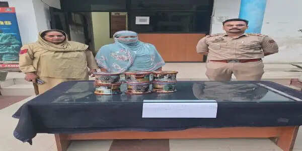 जम्मू पुलिस ने छन्नी हिम्मत में एक व्यक्ति को किया&nbsp;गिरफ़्तार, प्रतिबंधित मांझा ज़ब्त