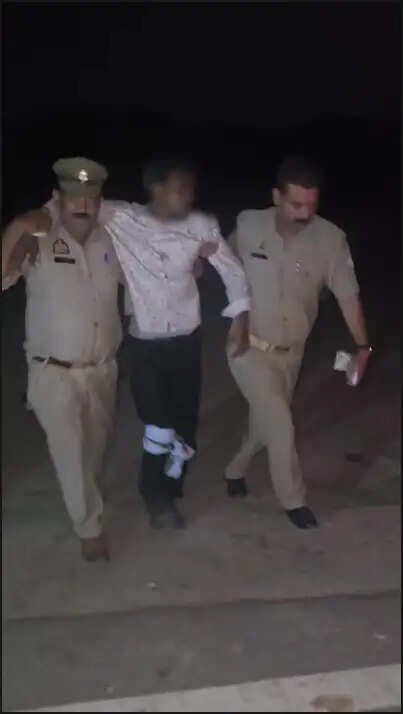 पीतल व रियल स्टेट कारोबारी के घर लूट में दो आरोपित मुठभेड़ में गिरफ्तार