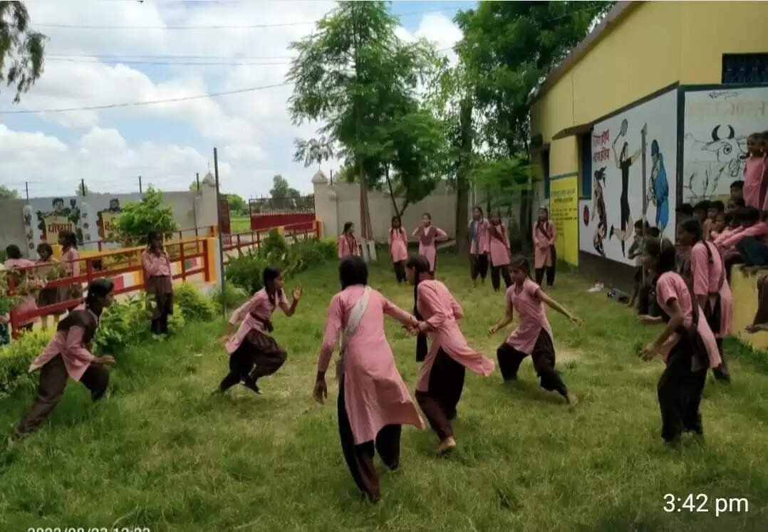 बाल श्रम से निकले, 10वीं तक पहुंचे, योगी सरकार के विद्या धन से संवर रहा भविष्य