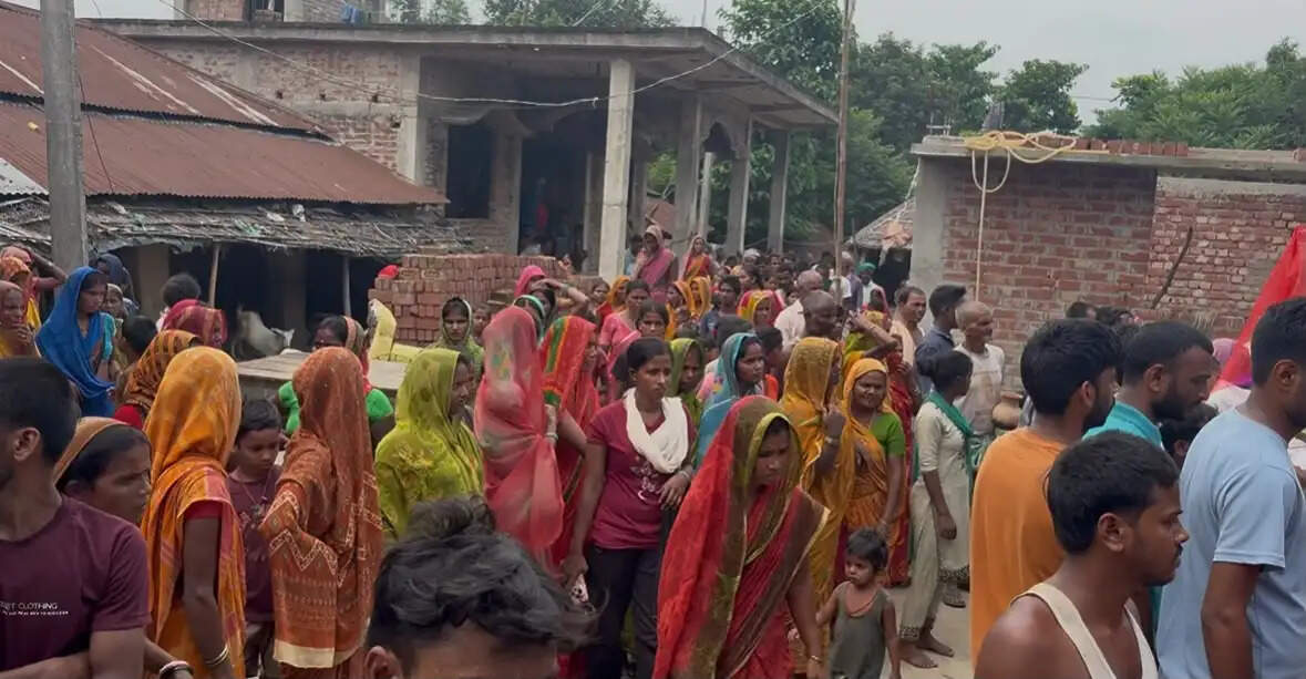 पिपरा में 24 घंटे के अंदर रेलवे पटरी किनारे मिलीं दो लाशें, इलाके में सनसनी