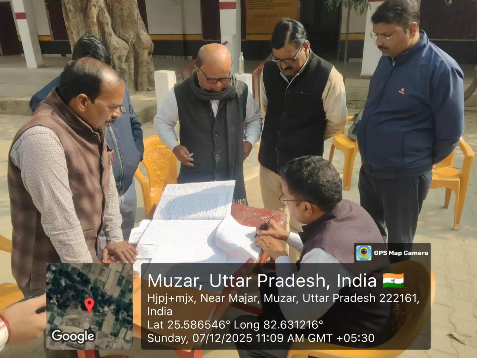 अब तक लगभग 80 प्रतिशत प्रपत्रों का डिजिटाइजेशन पूरा : जिलाधिकारी