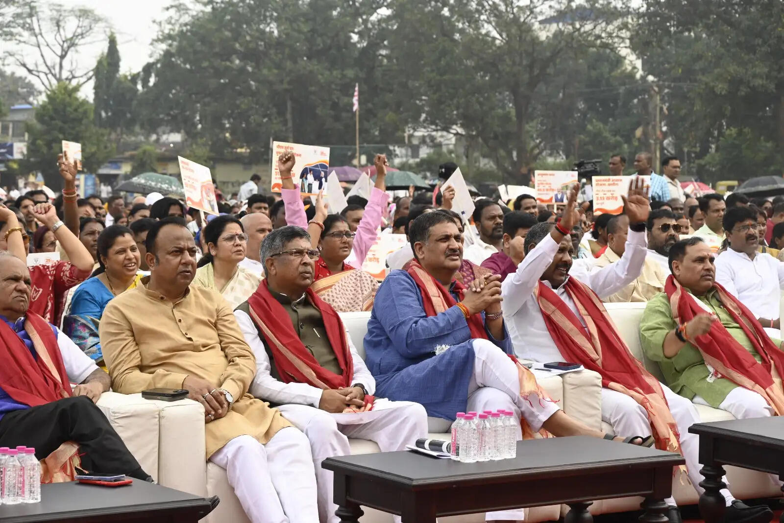 भाजपा के विकसित भारत संकल्प सभा में कार्यकर्ताओं ने सुना प्रधानमंत्री का संबोधन