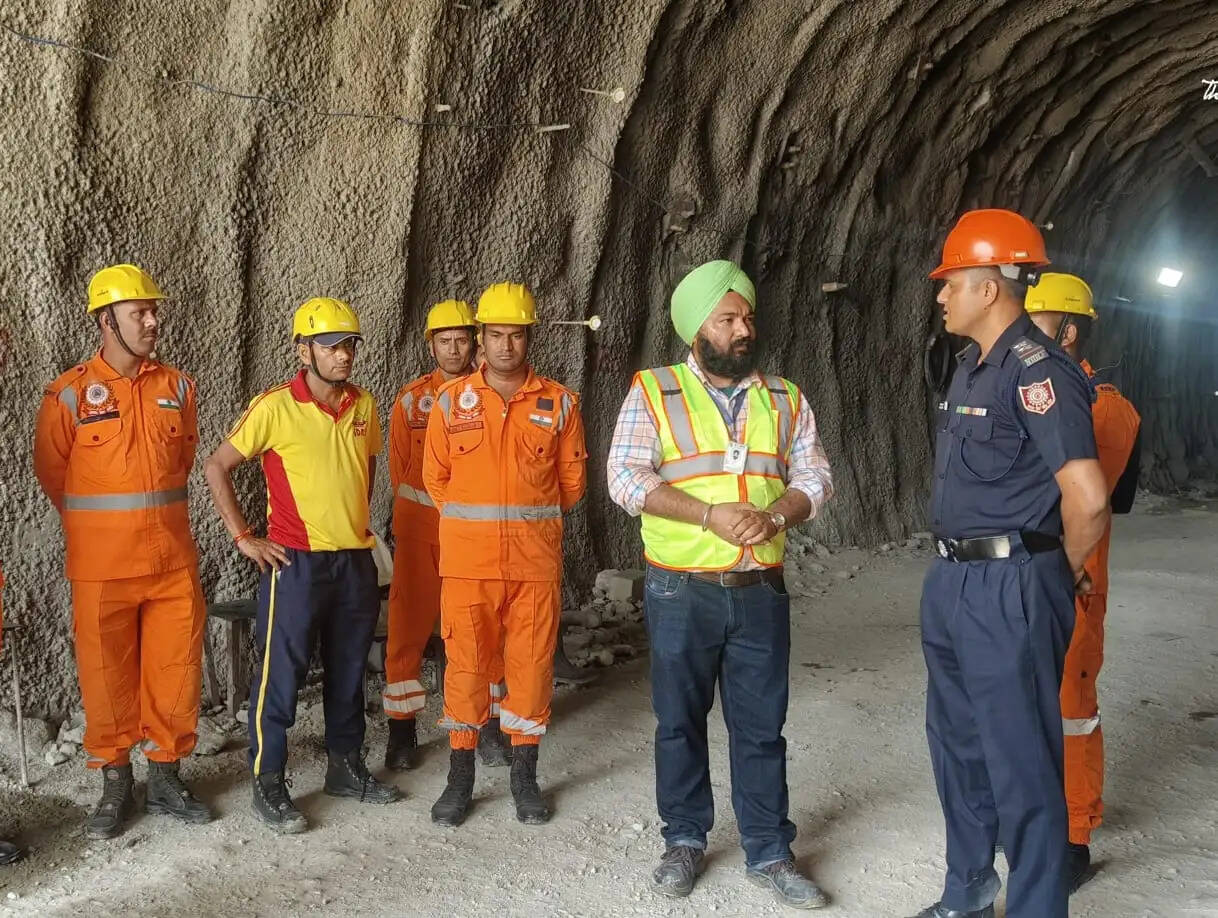 डूंगरीपंथ रेलवे सुरंग का एसडीआरएफ-एनडीआरएफ ने किया संयुक्त निरीक्षण