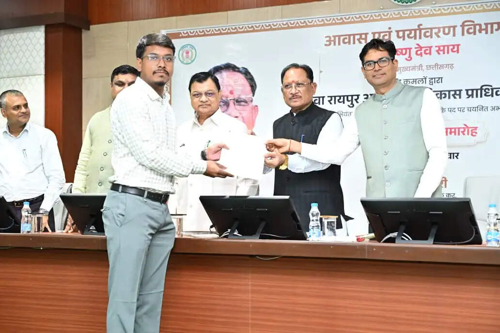 युवाओं को रोजगार, नागरिकों को सुगम सेवाएं और आधुनिक कौशल से जोड़ना हमारी प्राथमिकता : मुख्यमंत्री साय