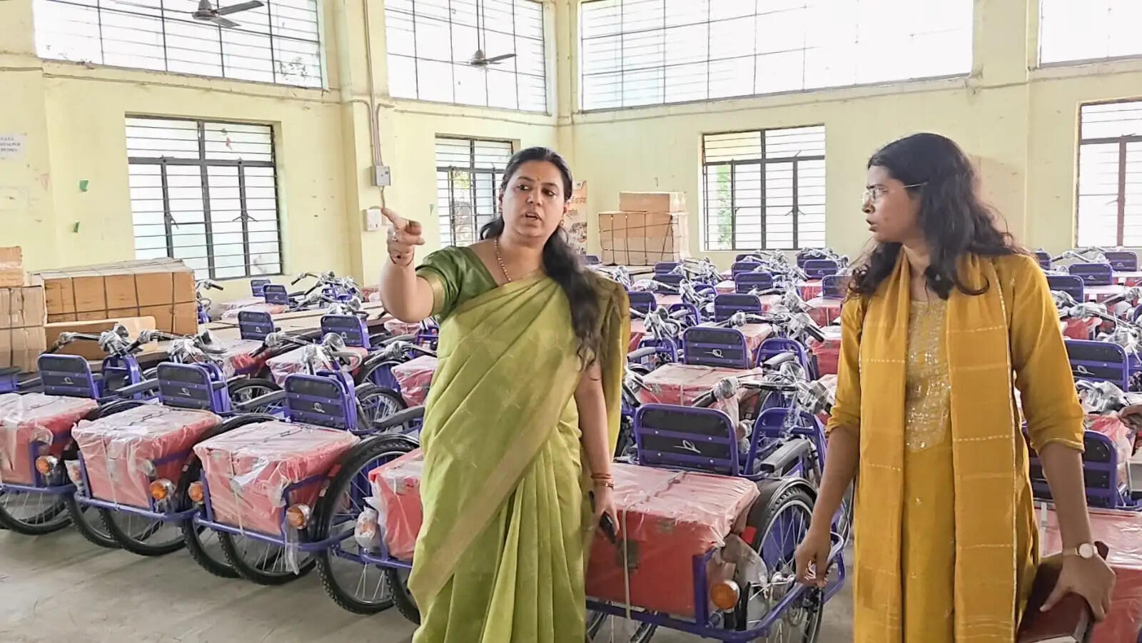 दिव्यांगजनों को अप्रैल के प्रथम सप्ताह में मिलेंगे सहायक उपकरण : जिलाधिकारी