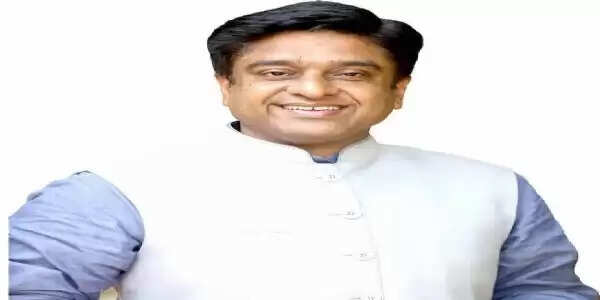 ‘एक पेड़ मां के नाम आन संडे’ अभियान का नेतृत्व किया एनडीएमसी के उपाध्यक्ष ने