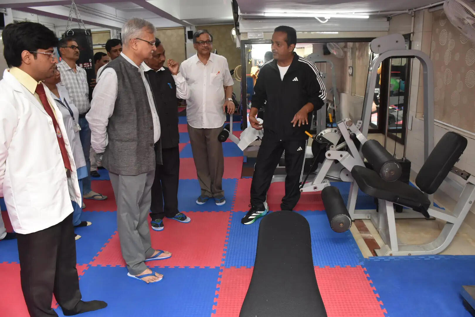 बीएचयू : सर सुन्दरलाल चिकित्सालय के वेलनेस सेंटर में नवीन फिटनेस उपकरणों का उद्घाटन