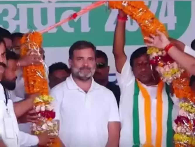 सत्ता में आने पर एक झटके में देश से गरीबी मिटा देंगे: राहुल गांधी