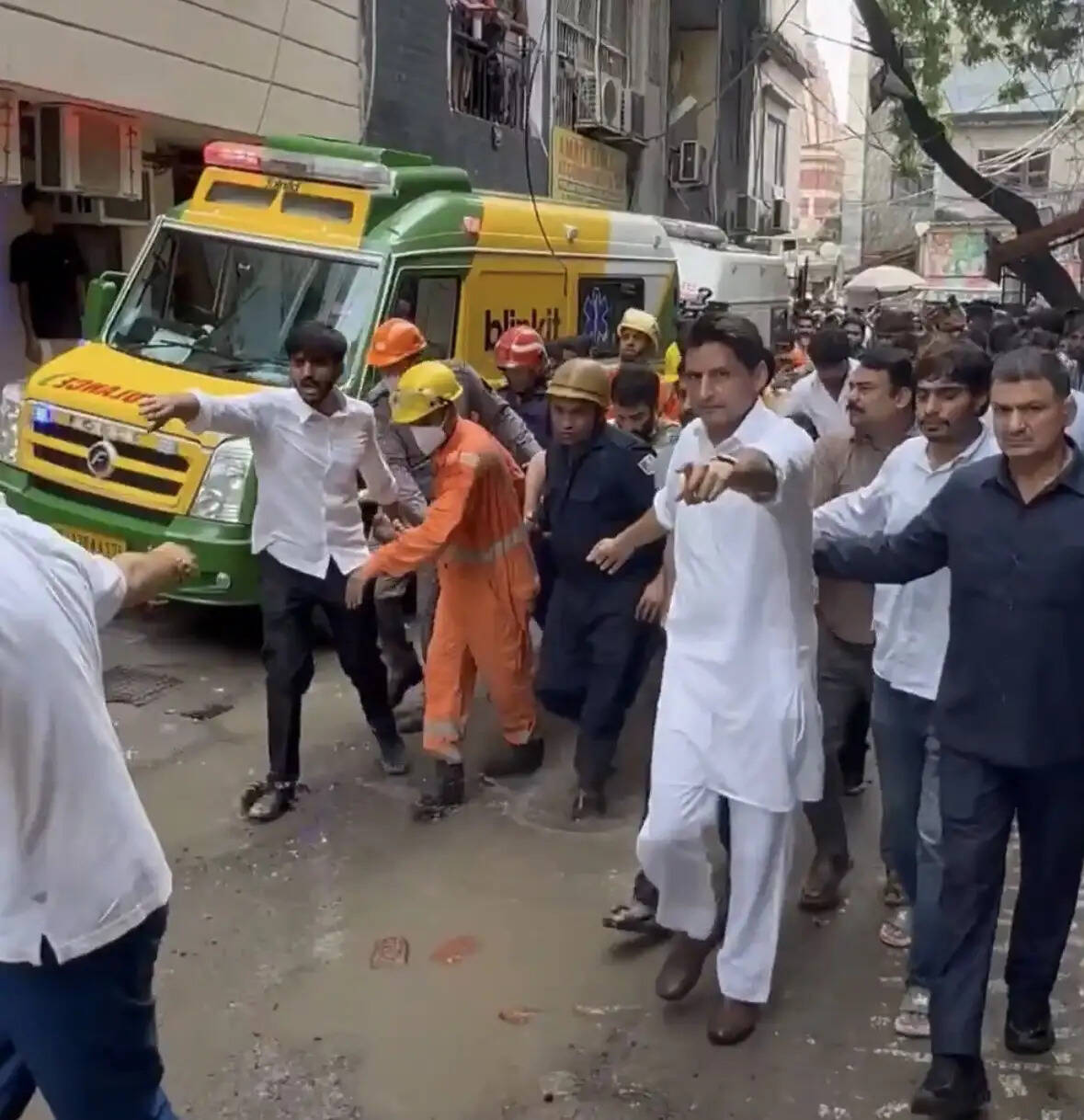 सत्य निकेतन हादसा: कांग्रेस नेताओं ने छात्रों की सुरक्षा पर उठाए सवाल
