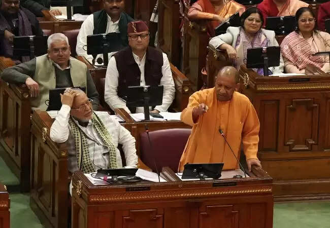 राष्ट्र की चेतना व साहस का मंत्र है वंदे मातरम् : योगी आदित्यनाथ