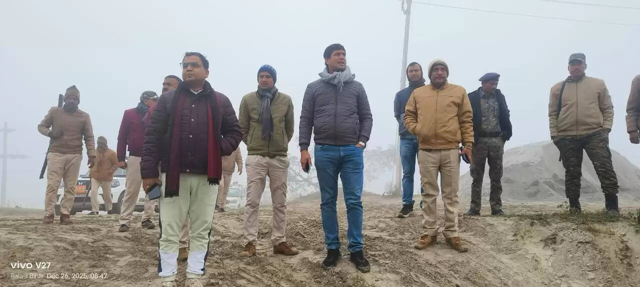 धावा दल ने अवैध खनन के आरोप में पांच ट्रैक्टर किया जब्त