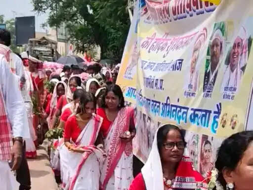 आदिवासी दिवस पर गूंजी संस्कृति की थाप, ग्वालियर में निकली विशाल रैली,&nbsp;बुरहानपुर में पौधारोपण किया