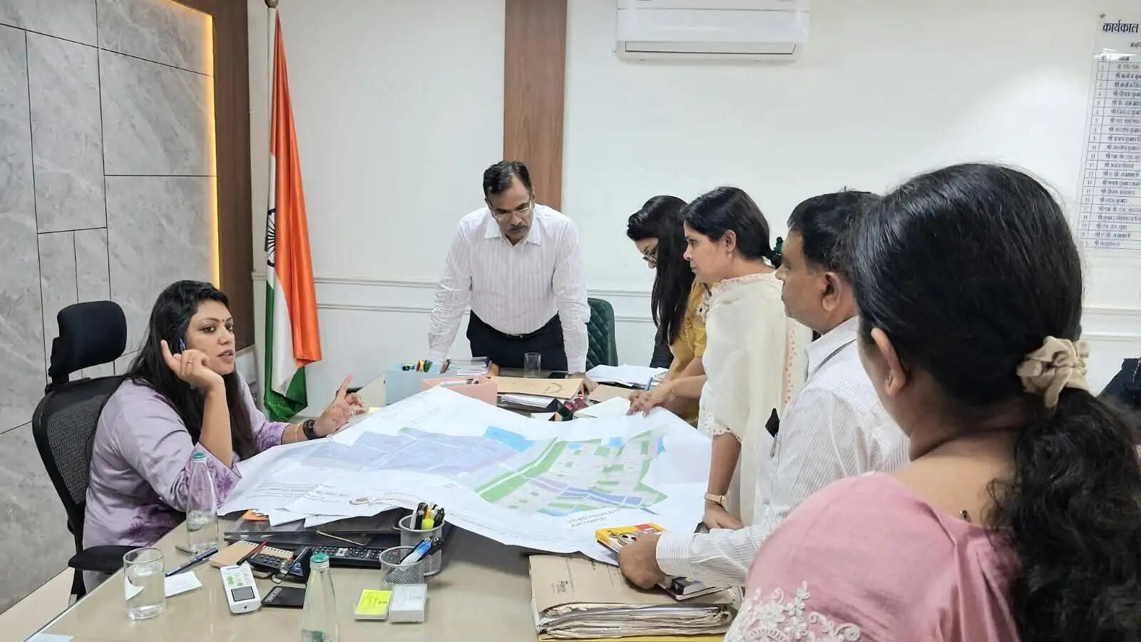 लाभार्थी बनकर डीएम ने की बात, पकड़ा गया दलाल
