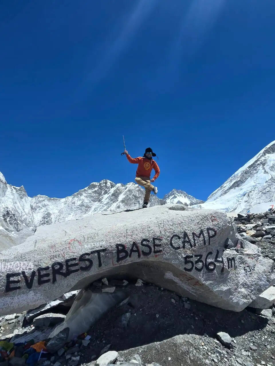 फारबिसगंज के युवा निशित लढ़ा ने रचा इतिहास,एवरेस्ट बेस कैंप और काला पत्थर की फतह