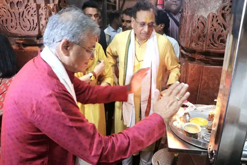 मुख्य निर्वाचन आयुक्त ने सपत्नीक किया मप्र के ऐतिहासिक नगर महेश्वर का भ्रमण