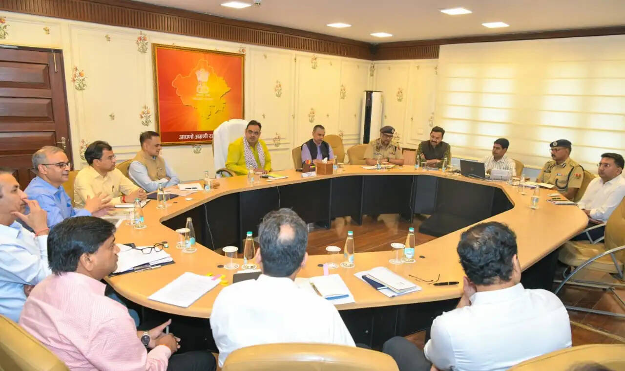 जयपुर में यातायात सुधार पर सख्त निर्देश: समयसीमा में पूरे हों जेडीए प्रोजेक्ट, लापरवाही पर होगी पेनल्टी