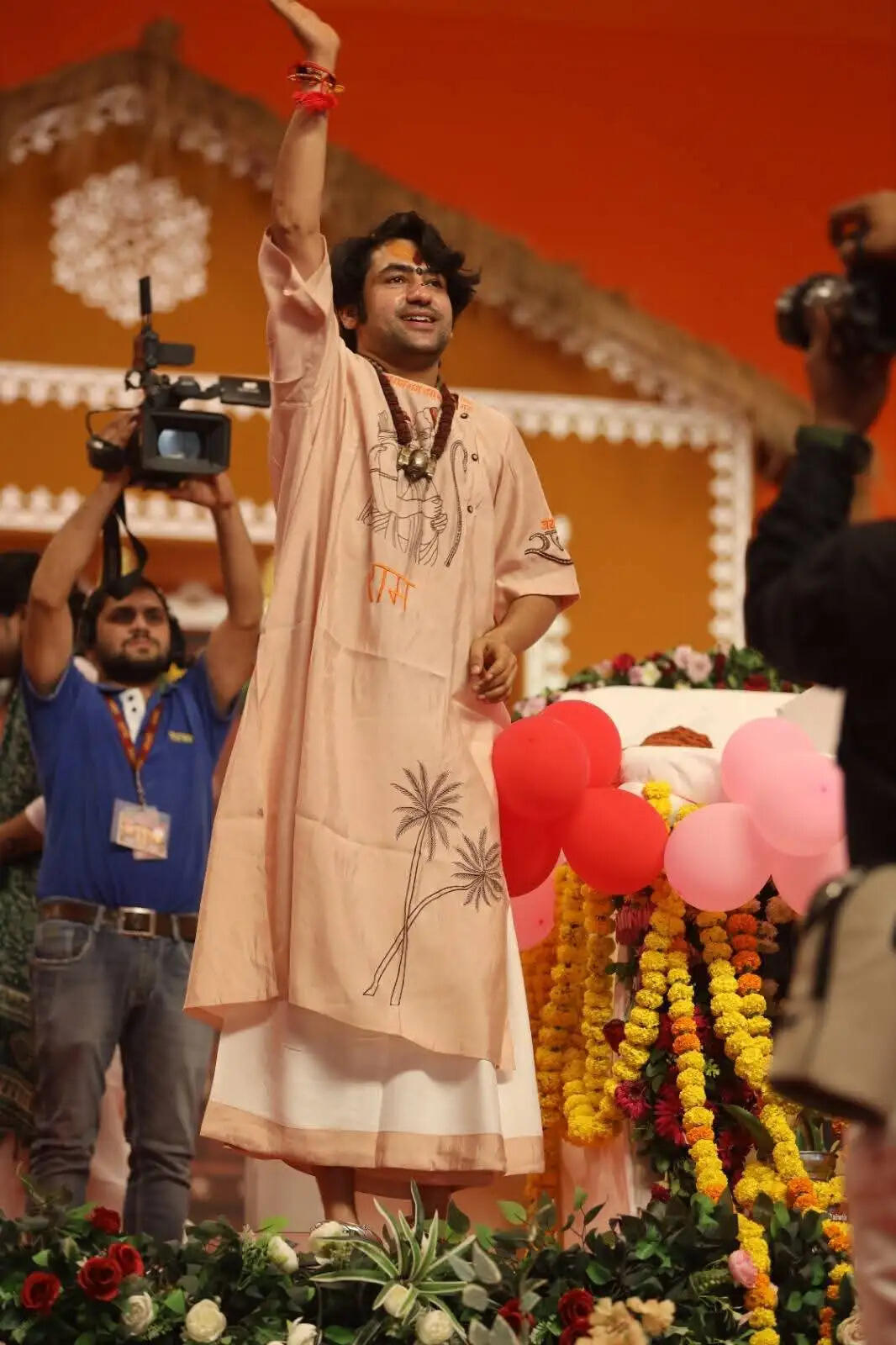 भगवान की परीक्षा नहीं, प्रतीक्षा करनी चाहिए : पं. धीरेन्द्र कृष्ण शास्त्री