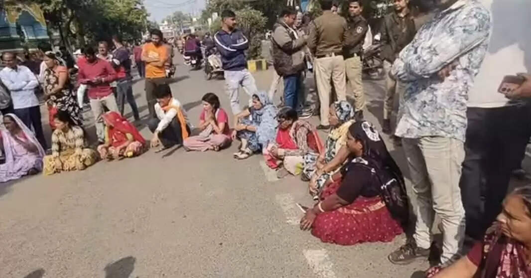 मंदसौर : नगर पालिका ने हटाया मुख्य मार्ग से अतिक्रमण, व्यापारियों का चक्का जाम