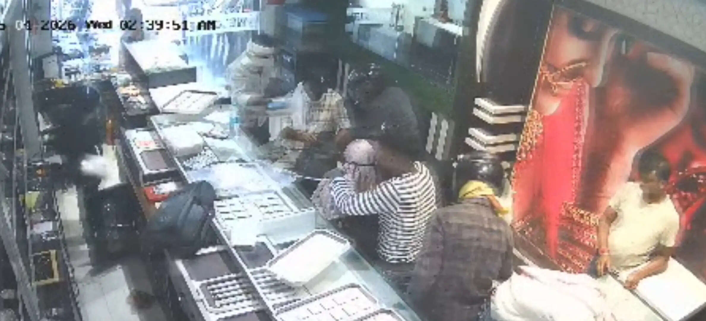 जेवर दुकान में डकैती करने वाले गैंग के सभी सदस्यों नाम उजागर