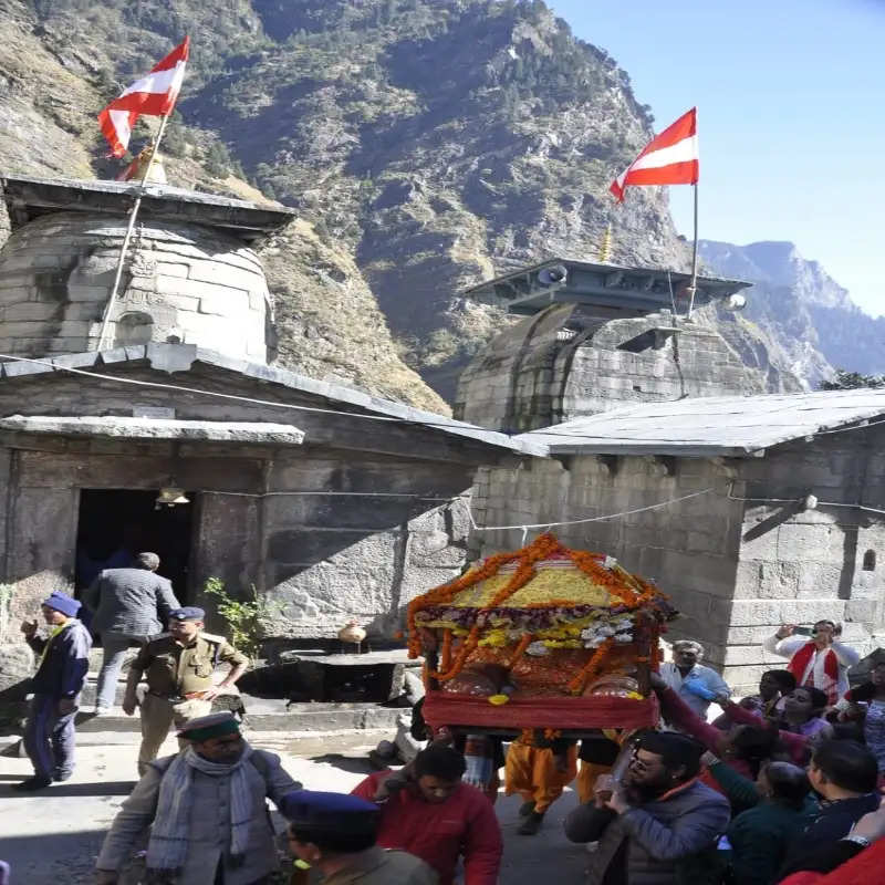 शंकराचार्य गद्दी और देवडोलियों के साथ श्री रावल पहले प्रवास के लिए पहुंचे पांडुकेश्वर