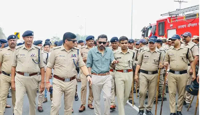 पांवटा साहिब सीमा पर स्थिति सामान्य, प्रशासन व निहंग प्रतिनिधियों के बीच वार्ता शुरू